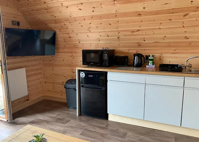 Pond View Pod 3 With Private Hot Tub -Fife - Loch Leven - Lomond Hills
