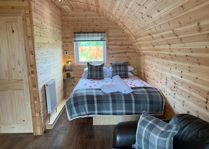 Pond View Pod 3 With Private Hot Tub -Fife - Loch Leven - Lomond Hills