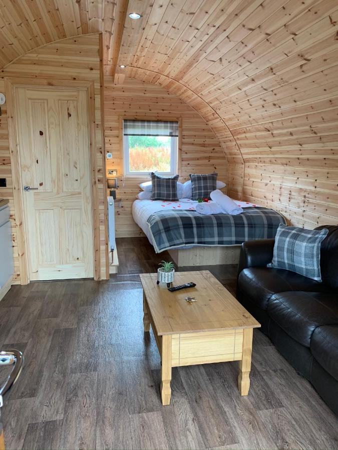 Pond View Pod 3 With Private Hot Tub -fife - Loch Leven - Lomond Hills Kelty