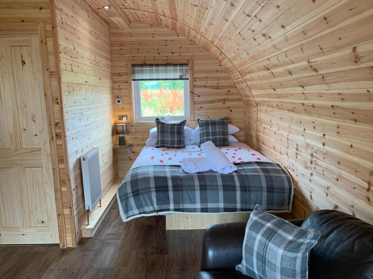 Pond View Pod 3 With Private Hot Tub -fife - Loch Leven - Lomond Hills Lodge Kelty