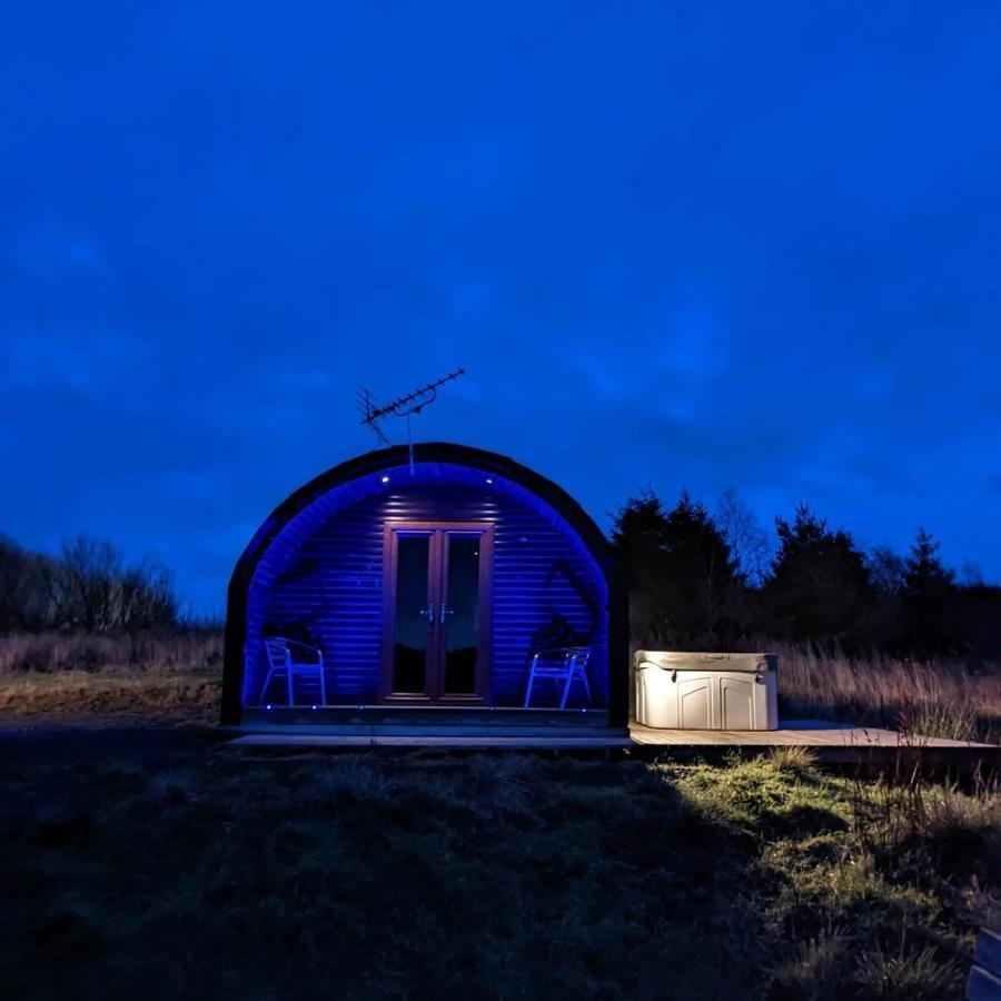 Pond View Pod 3 With Private Hot Tub -fife - Loch Leven - Lomond Hills Lodge *